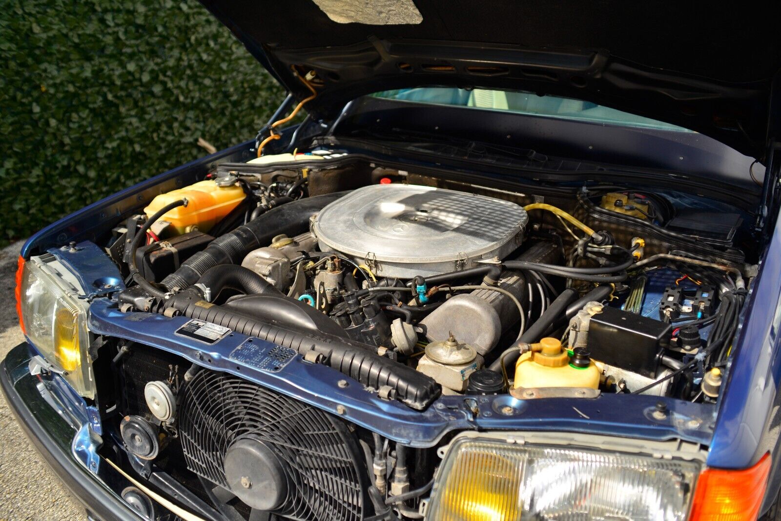 Mercedes-Benz-S-Class-1985-Sedan-37