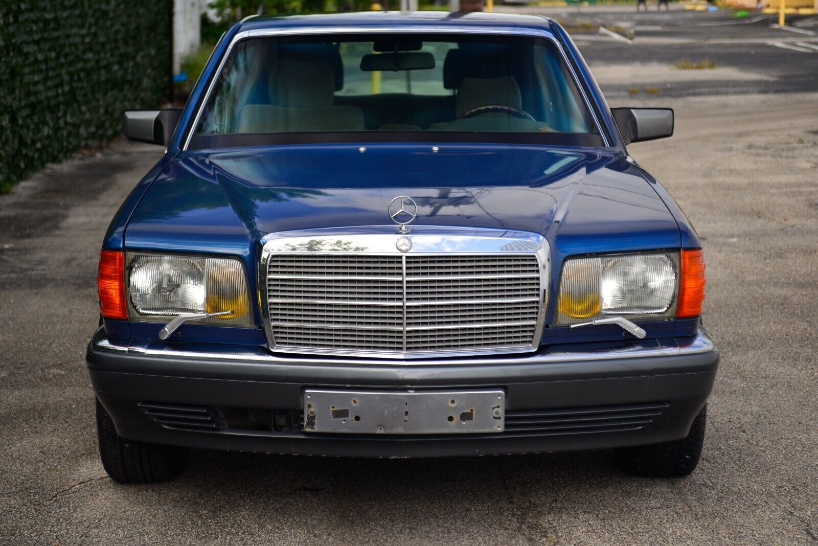 Mercedes-Benz-S-Class-1985-Sedan-39