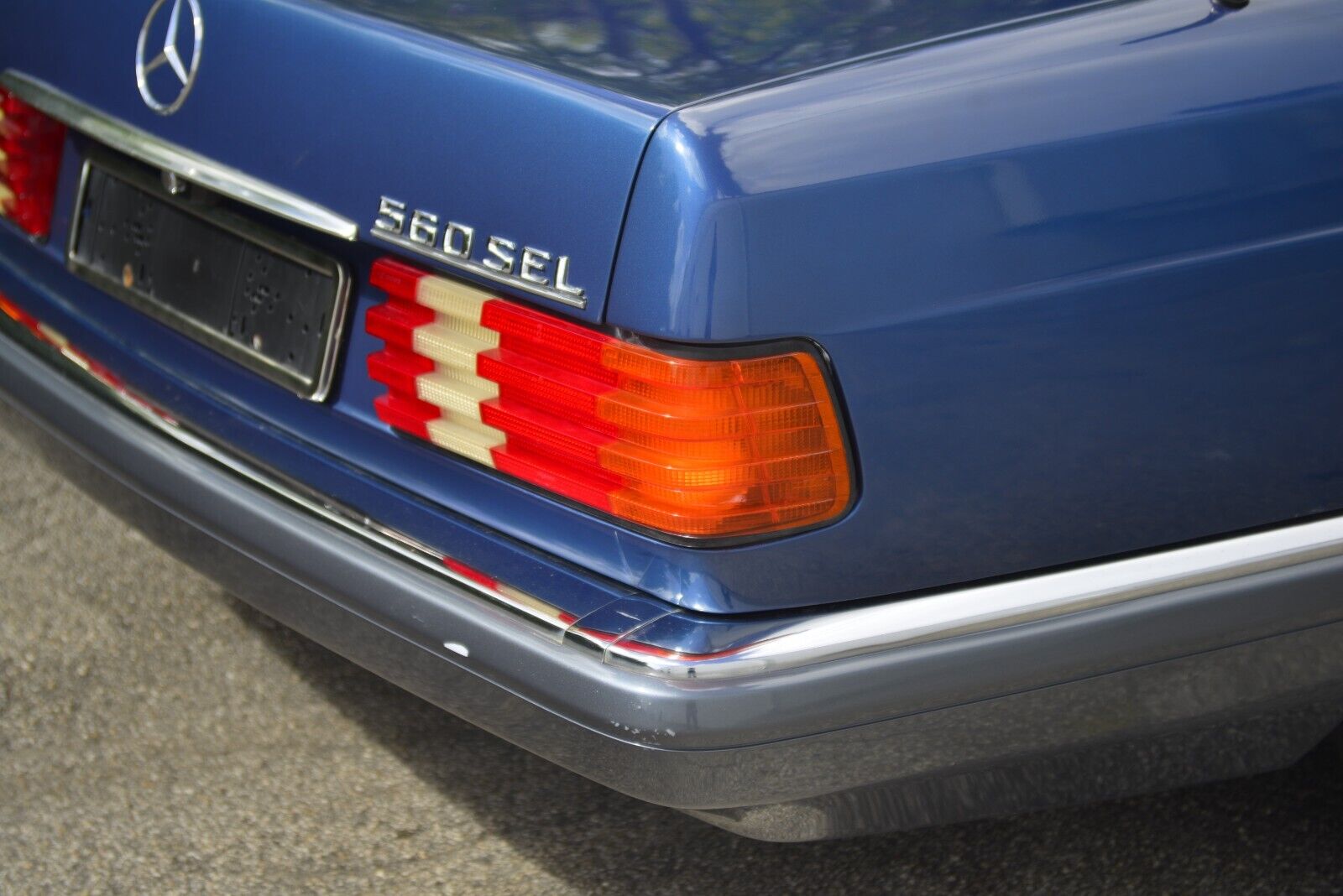 Mercedes-Benz-S-Class-1985-Sedan-4