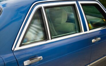 Mercedes-Benz-S-Class-1985-Sedan-8