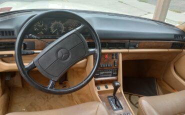Mercedes-Benz-S-Class-1987-Sedan-10