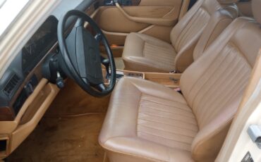 Mercedes-Benz-S-Class-1987-Sedan-12