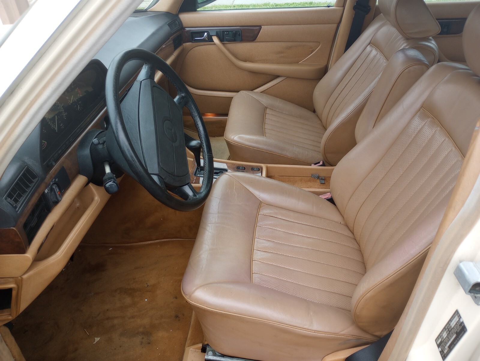 Mercedes-Benz-S-Class-1987-Sedan-12