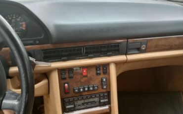 Mercedes-Benz-S-Class-1987-Sedan-15