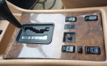 Mercedes-Benz-S-Class-1987-Sedan-17