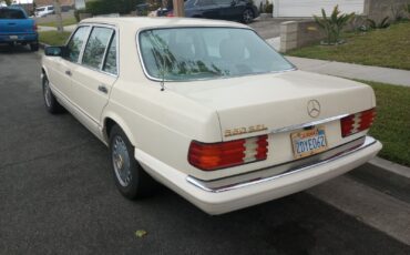 Mercedes-Benz-S-Class-1987-Sedan-2