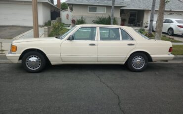 Mercedes-Benz-S-Class-1987-Sedan
