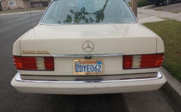 Mercedes-Benz-S-Class-1987-Sedan-3