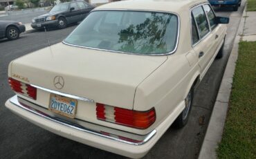 Mercedes-Benz-S-Class-1987-Sedan-4