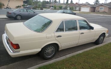 Mercedes-Benz-S-Class-1987-Sedan-5