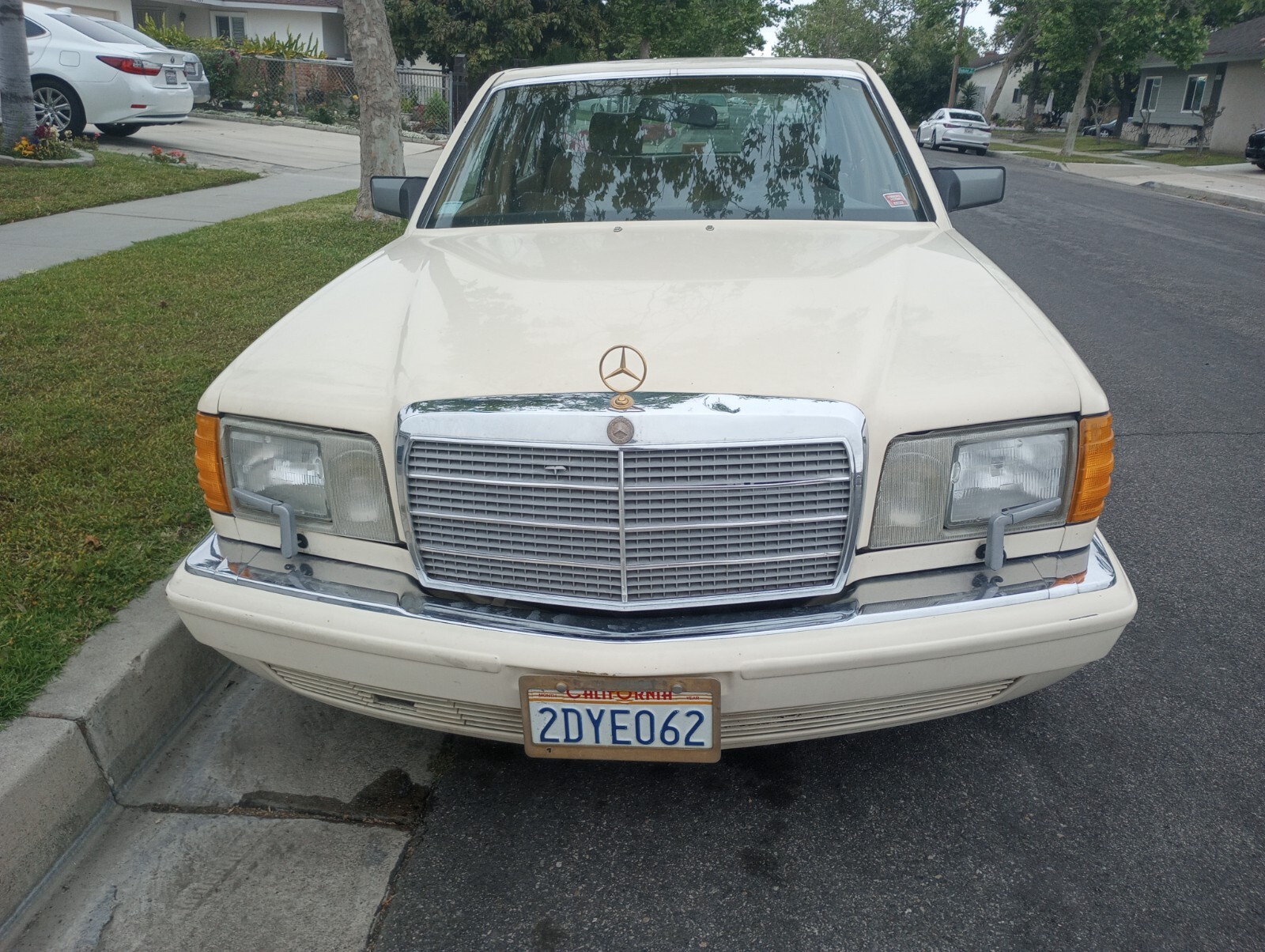 Mercedes-Benz-S-Class-1987-Sedan-7