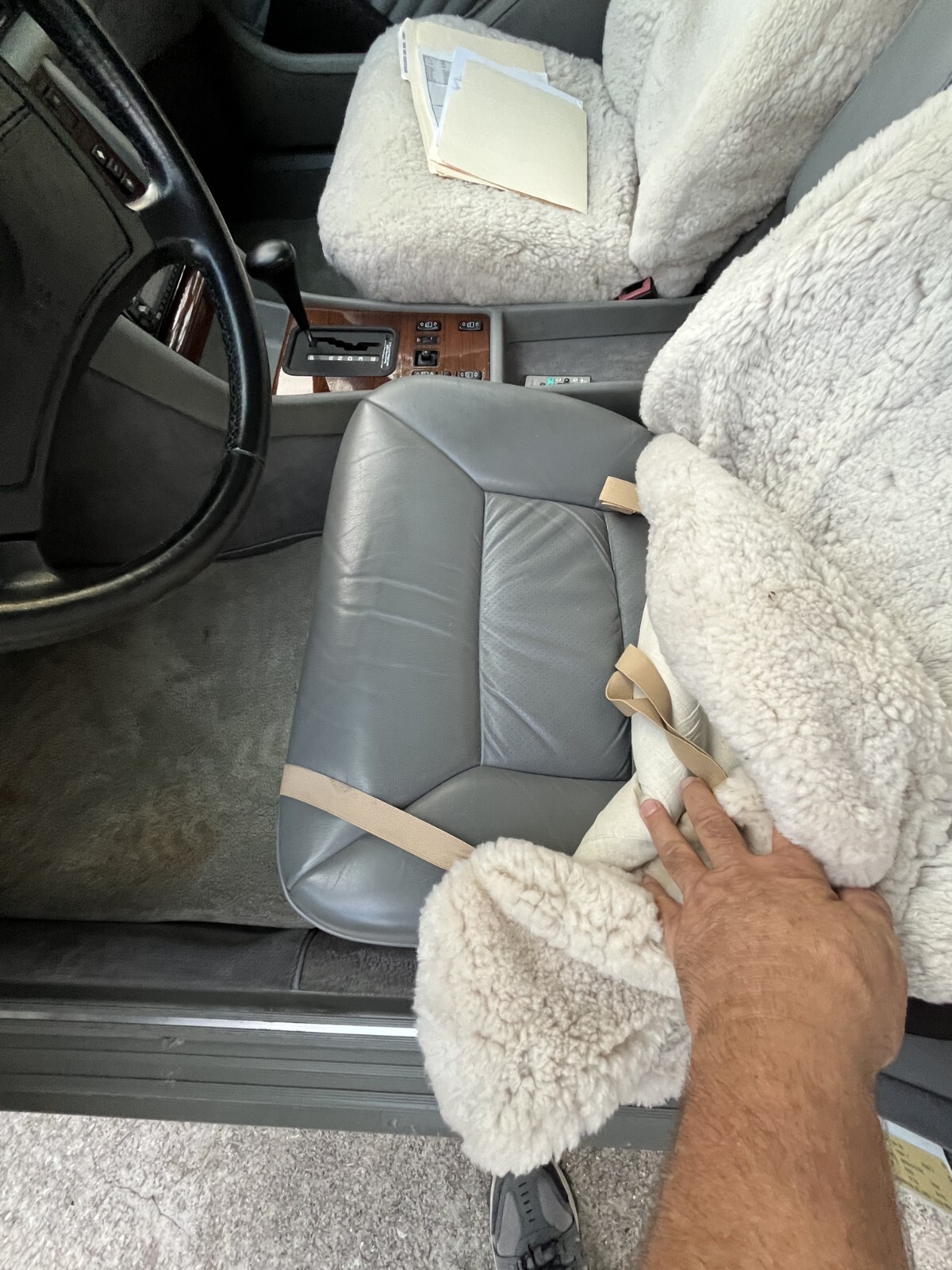 Mercedes-Benz-S-Class-1991-Sedan-13