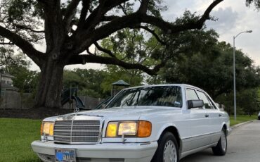 Mercedes-Benz-S-Class-1991-Sedan-2