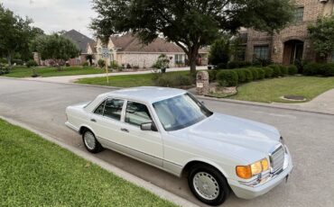 Mercedes-Benz-S-Class-1991-Sedan-4