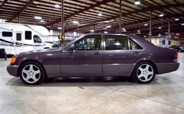 Mercedes-Benz-S-Class-1993-Sedan-1