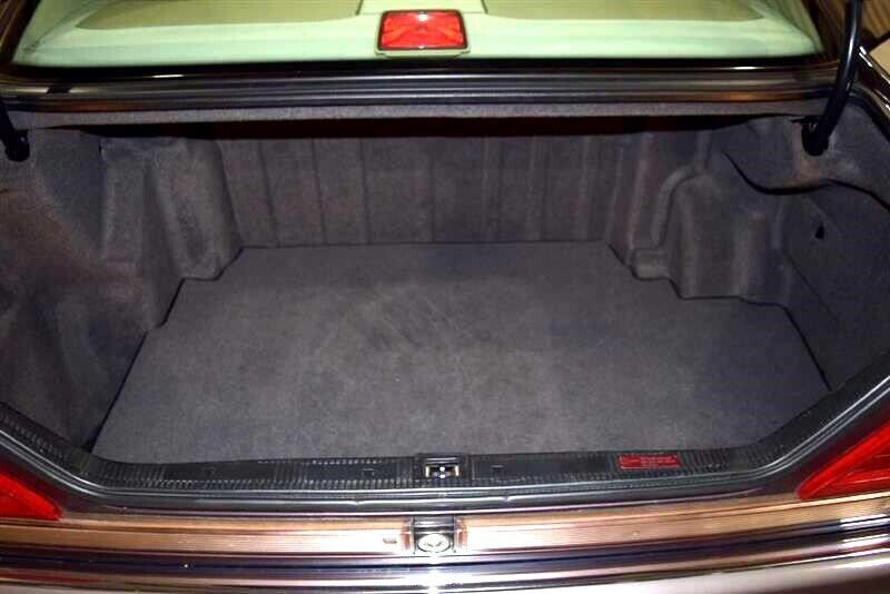 Mercedes-Benz-S-Class-1993-Sedan-13