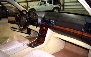Mercedes-Benz-S-Class-1993-Sedan-21