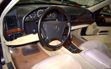 Mercedes-Benz-S-Class-1993-Sedan-24