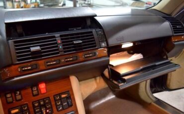 Mercedes-Benz-S-Class-1993-Sedan-29