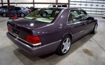 Mercedes-Benz-S-Class-1993-Sedan-4