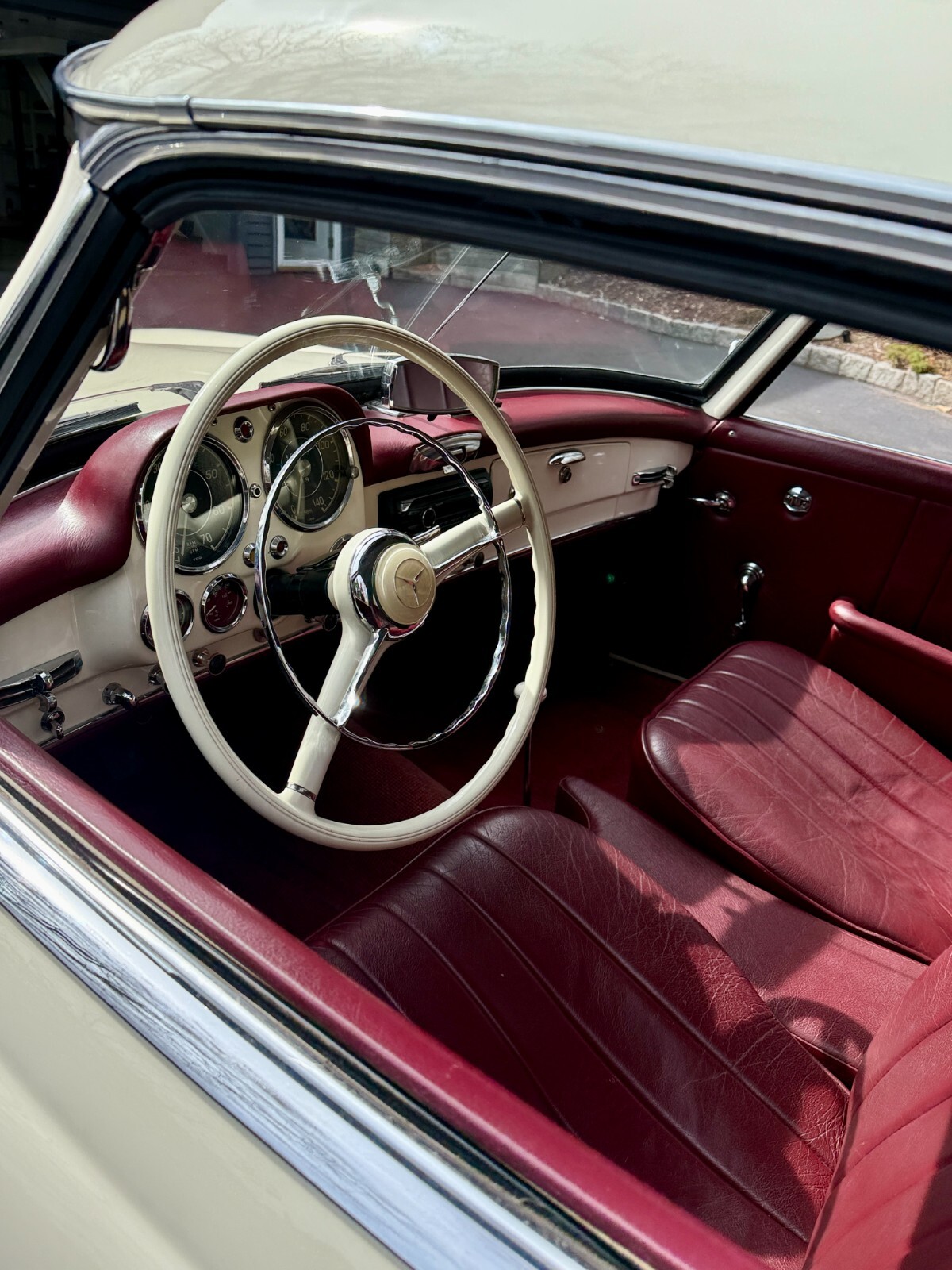 Mercedes-Benz-SL-Class-1958-Convertible-13