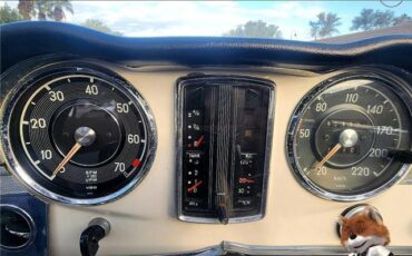 Mercedes-Benz-SL-Class-1965-Convertible-15