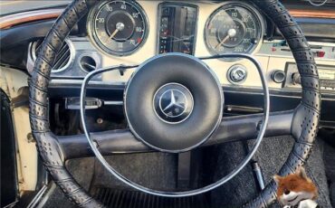 Mercedes-Benz-SL-Class-1965-Convertible-16