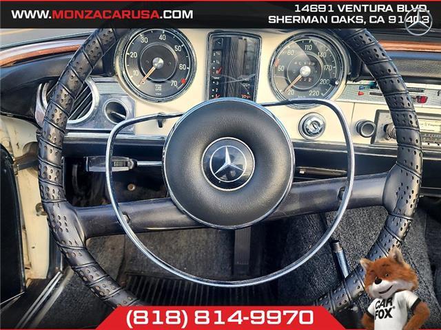 Mercedes-Benz-SL-Class-1965-Convertible-16