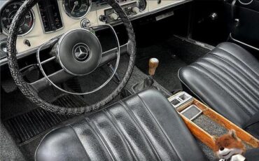 Mercedes-Benz-SL-Class-1965-Convertible-36