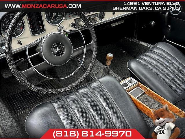 Mercedes-Benz-SL-Class-1965-Convertible-36