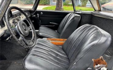 Mercedes-Benz-SL-Class-1965-Convertible-37
