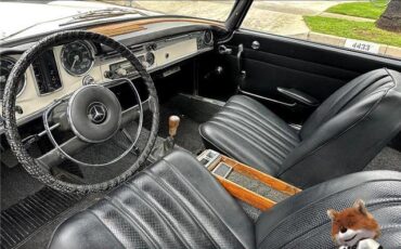 Mercedes-Benz-SL-Class-1965-Convertible-38