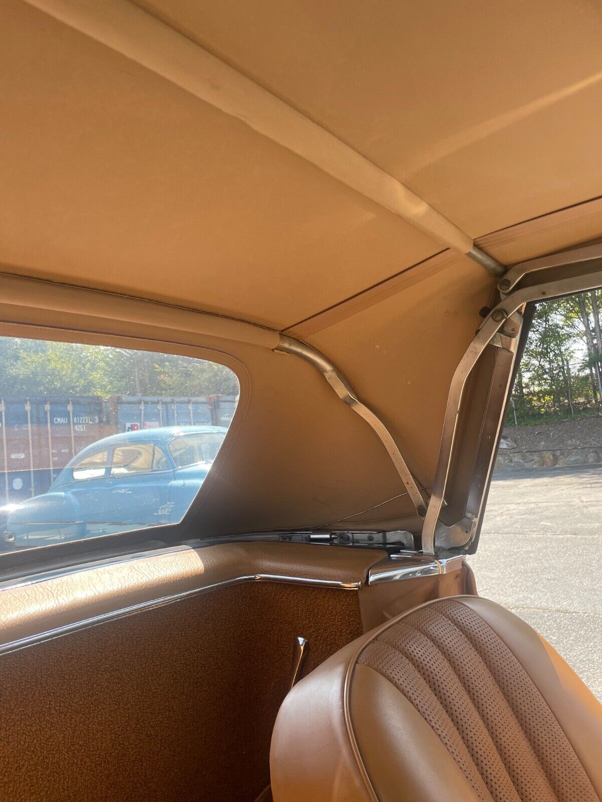 Mercedes-Benz-SL-Class-1966-Convertible-10