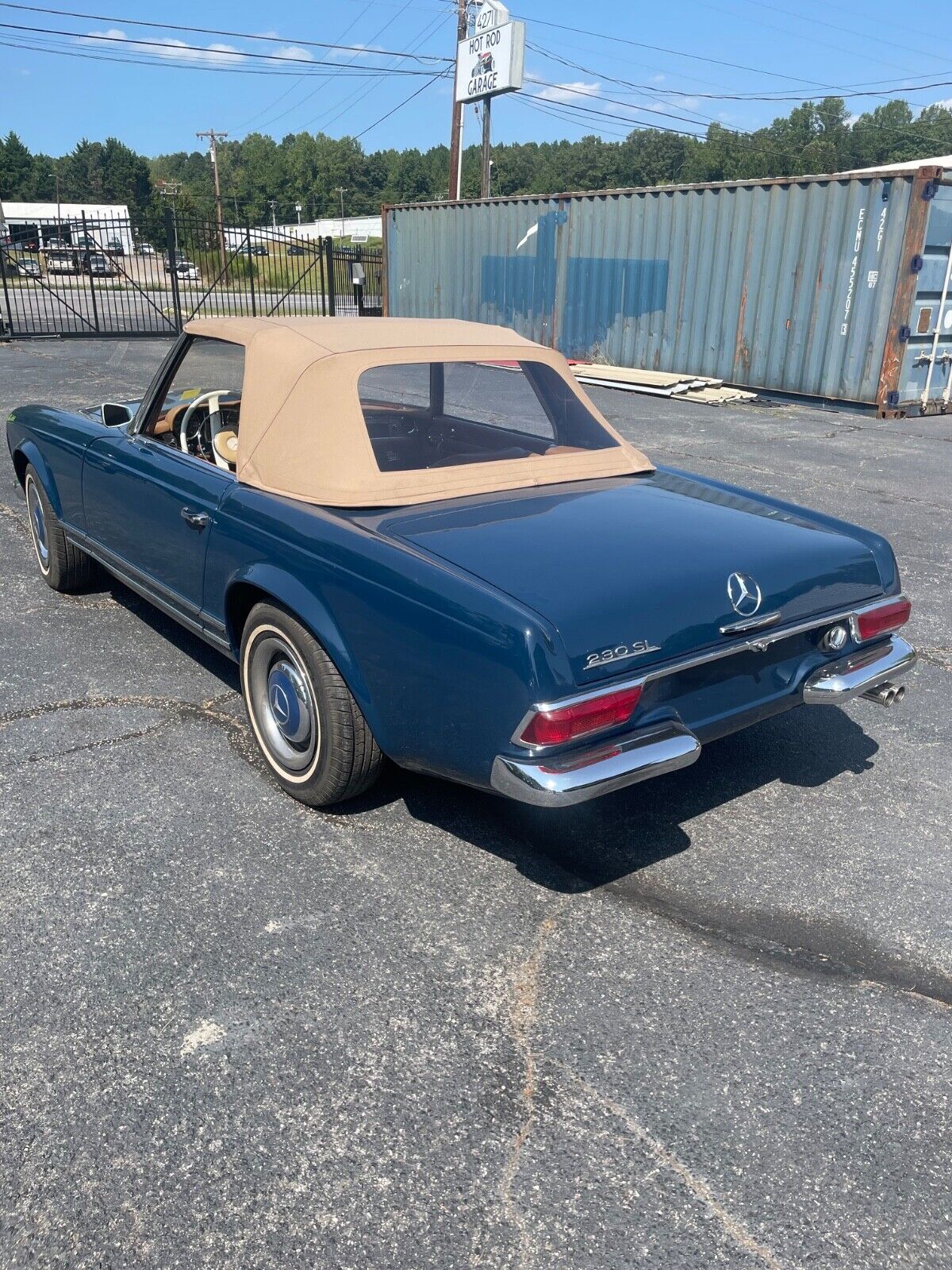 Mercedes-Benz-SL-Class-1966-Convertible-3