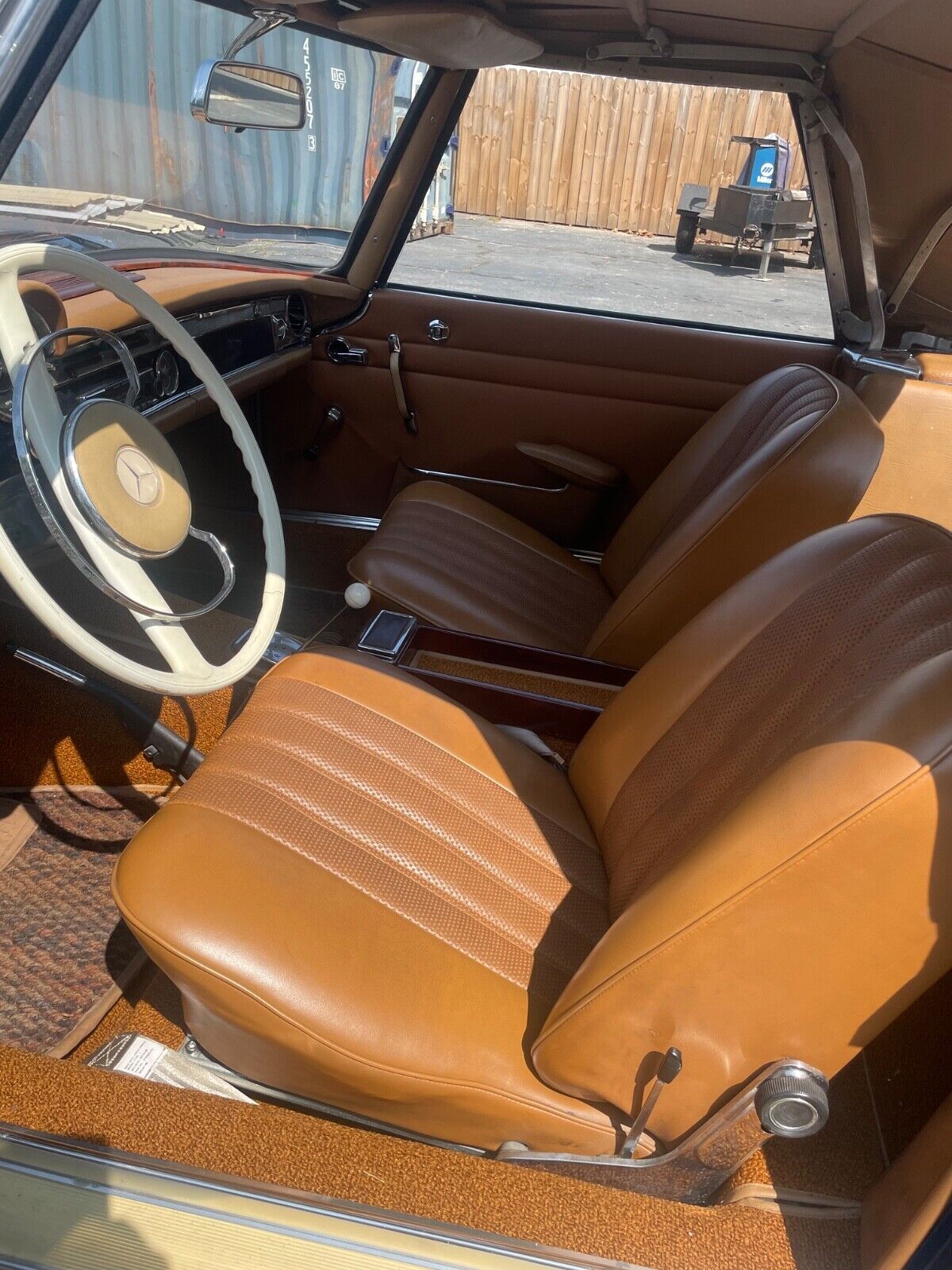 Mercedes-Benz-SL-Class-1966-Convertible-6