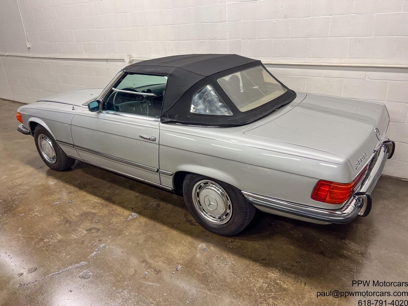Mercedes-Benz-SL-Class-1972-Convertible-11