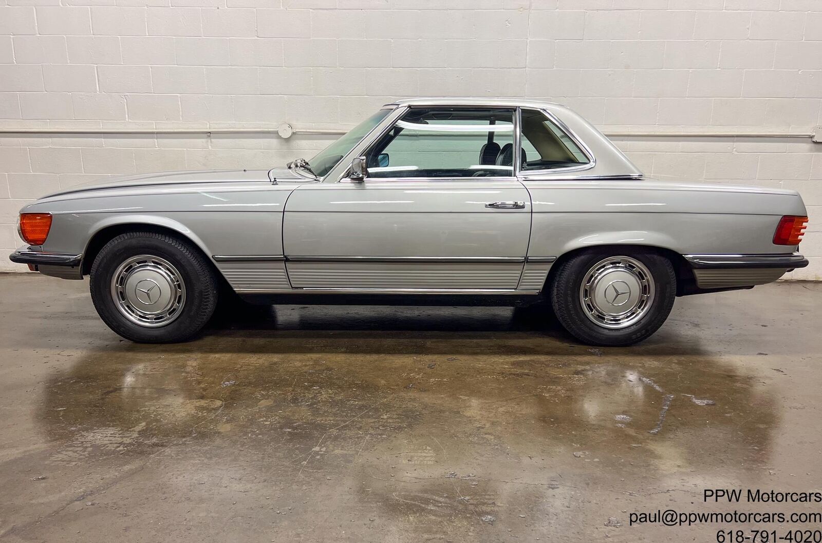 Mercedes-Benz-SL-Class-1972-Convertible-12