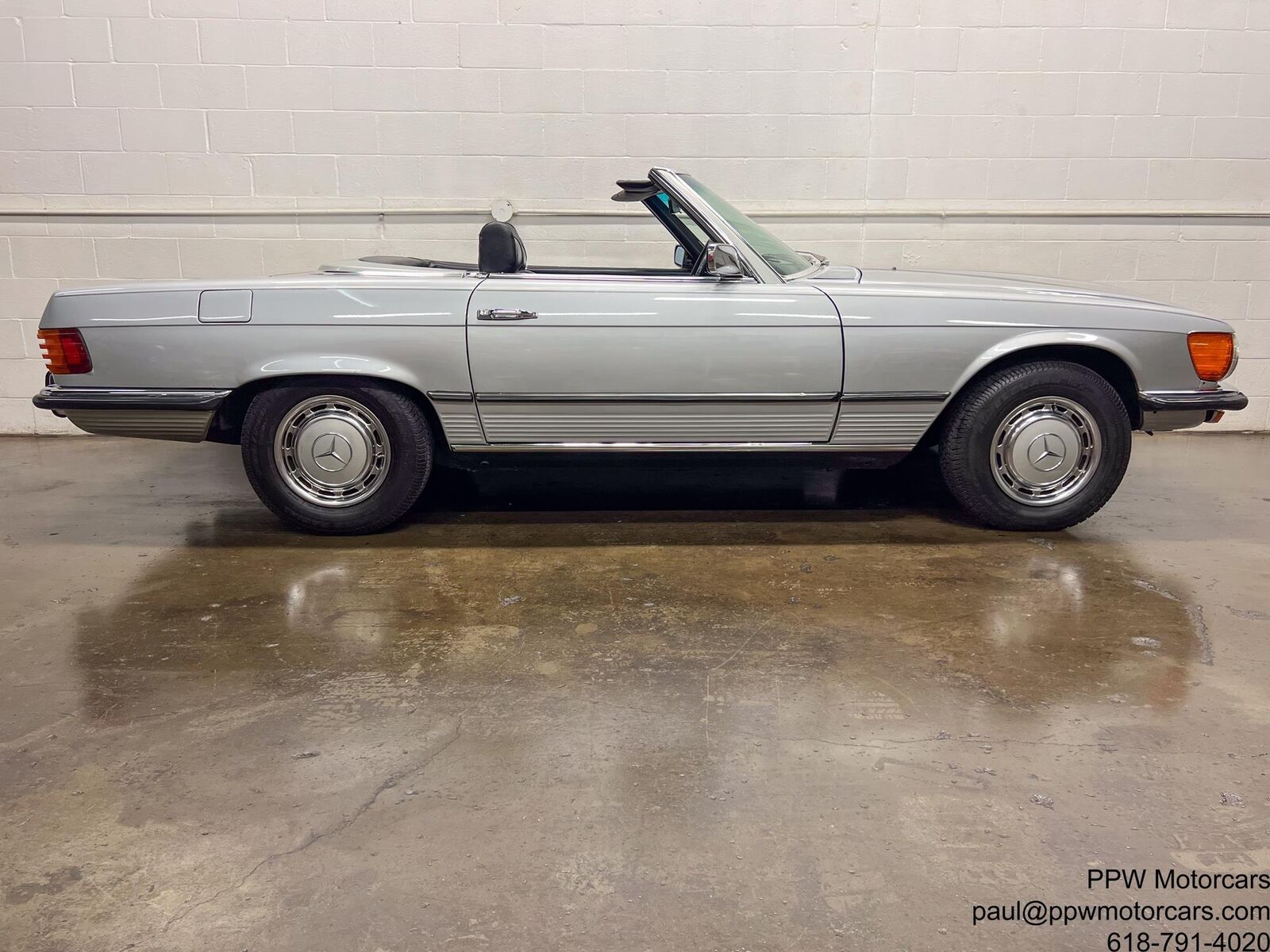 Mercedes-Benz-SL-Class-1972-Convertible-18