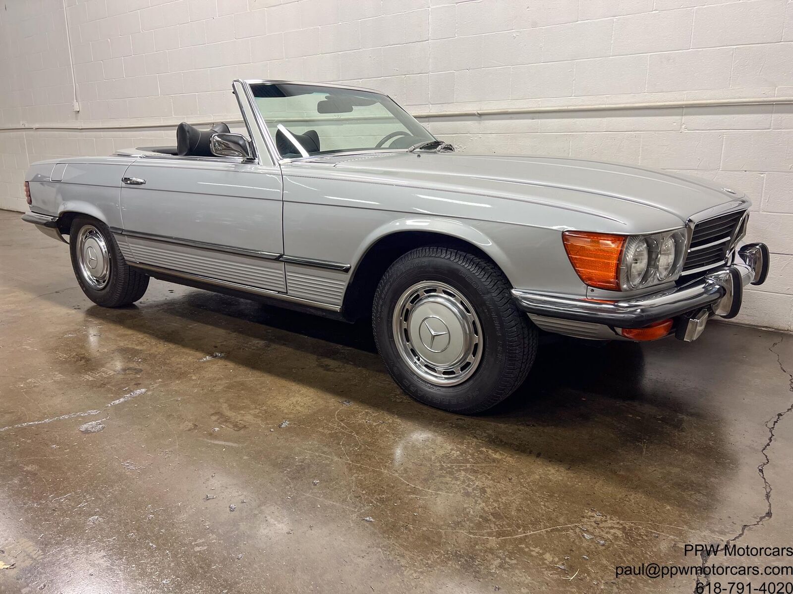 Mercedes-Benz-SL-Class-1972-Convertible-19