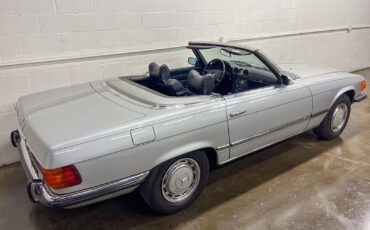 Mercedes-Benz-SL-Class-1972-Convertible-23