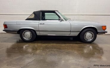 Mercedes-Benz-SL-Class-1972-Convertible-24