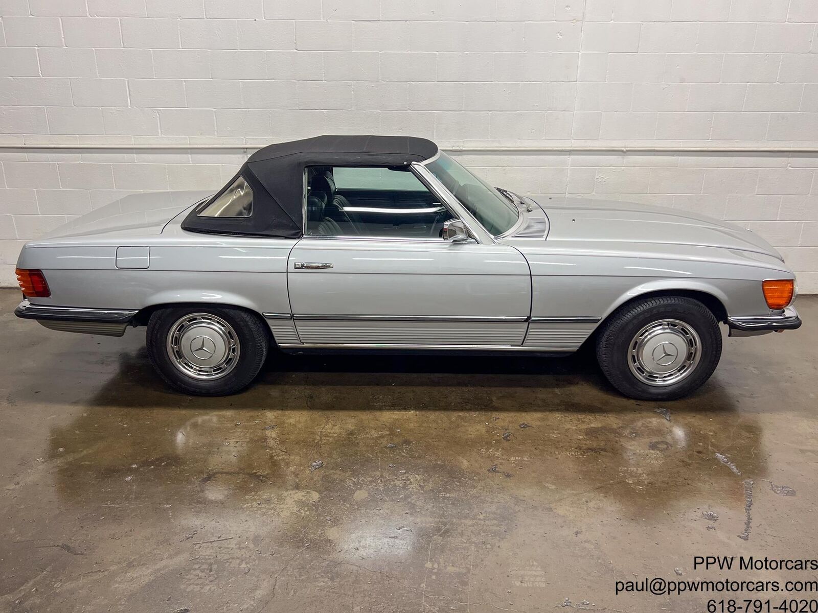 Mercedes-Benz-SL-Class-1972-Convertible-27