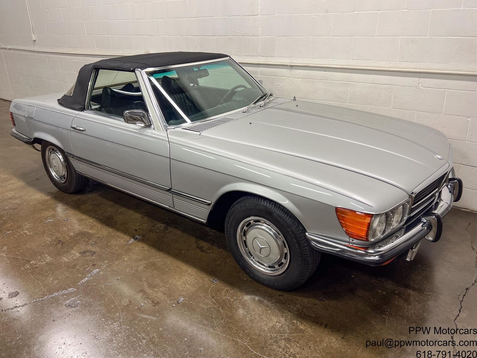Mercedes-Benz-SL-Class-1972-Convertible-28