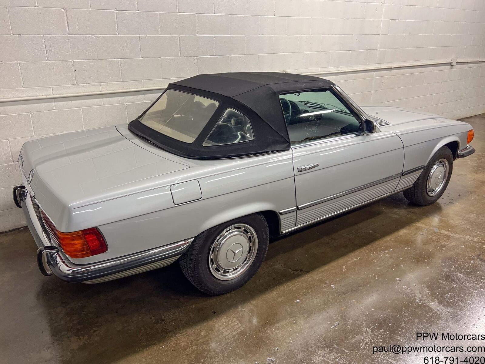 Mercedes-Benz-SL-Class-1972-Convertible-29