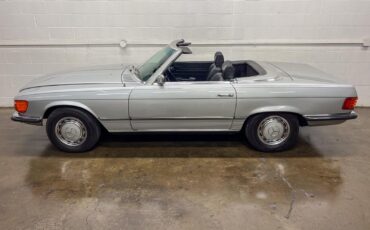 Mercedes-Benz-SL-Class-1972-Convertible-3