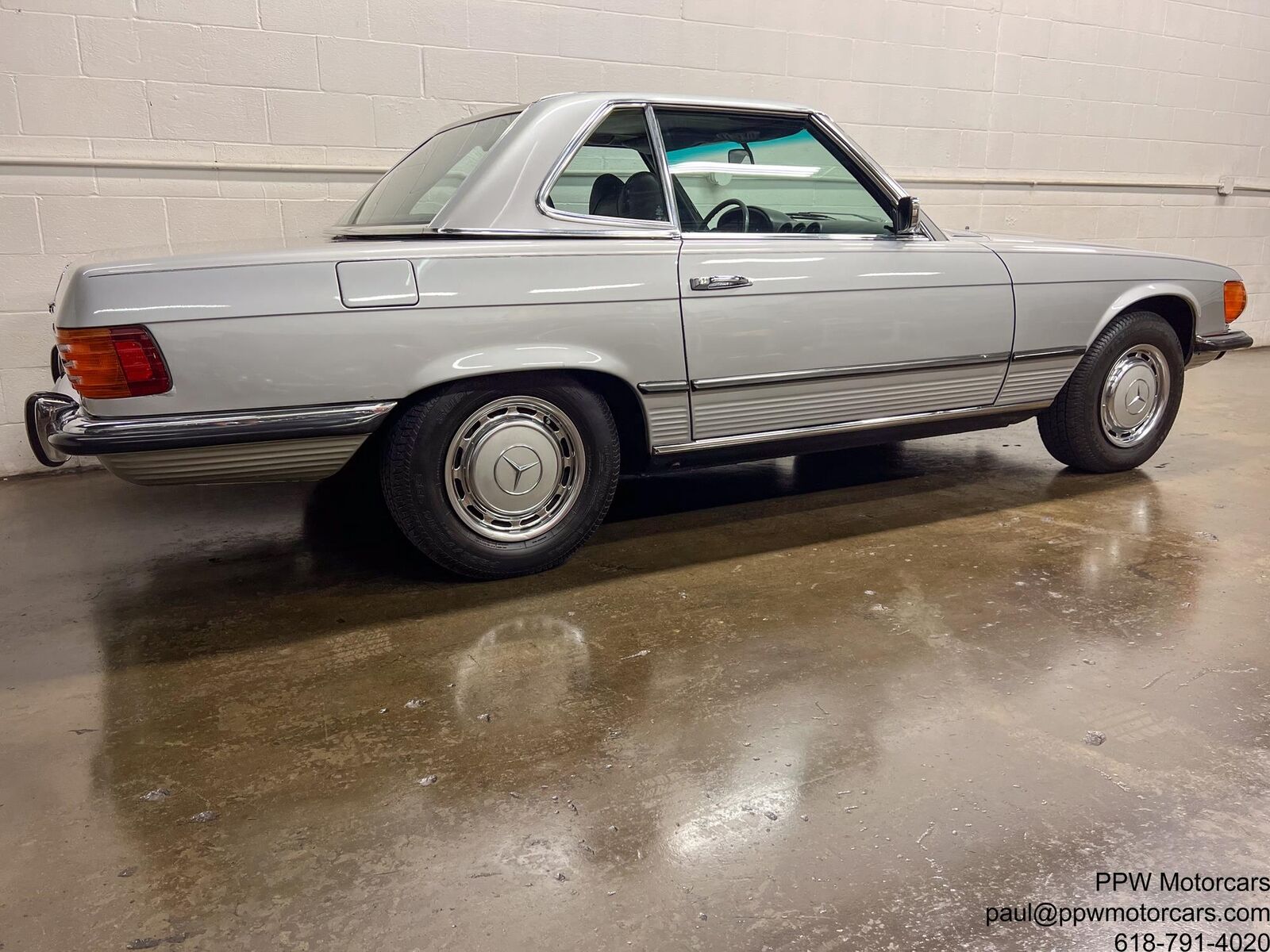 Mercedes-Benz-SL-Class-1972-Convertible-32