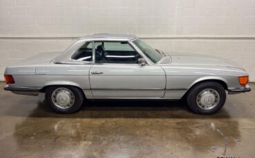 Mercedes-Benz-SL-Class-1972-Convertible-33
