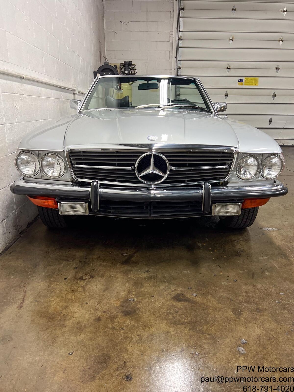 Mercedes-Benz-SL-Class-1972-Convertible-36