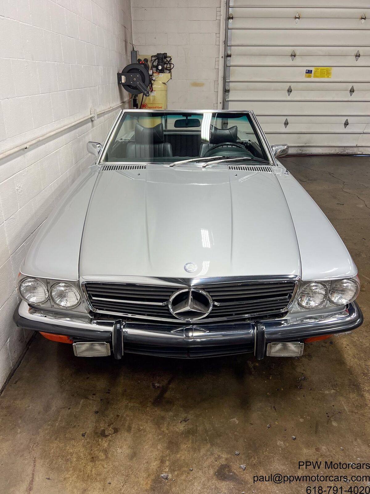 Mercedes-Benz-SL-Class-1972-Convertible-37