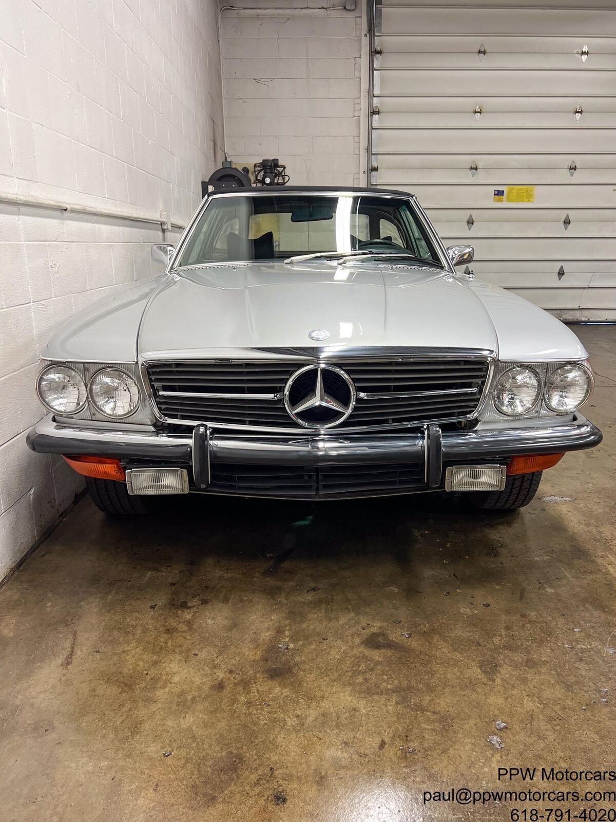 Mercedes-Benz-SL-Class-1972-Convertible-38